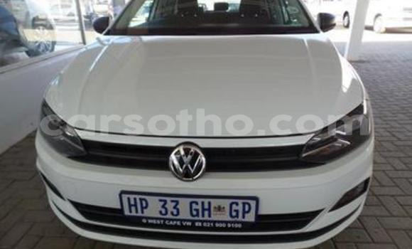 اشتري مستعمل Volkswagen Polo White سيارة في Roma في Maseru اشتري مستعمل Volkswagen Polo White سيارة في Roma في Maseru