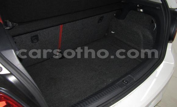 Acheter Occasion Voiture Volkswagen Polo Blanc à Hlotse, Leribe Acheter Occasion Voiture Volkswagen Polo Blanc à Hlotse, Leribe