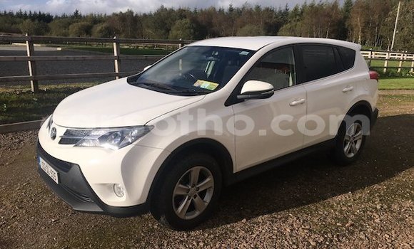 Acheter Occasion Voiture Toyota RAV4 Blanc à Hlotse, Leribe Acheter Occasion Voiture Toyota RAV4 Blanc à Hlotse, Leribe