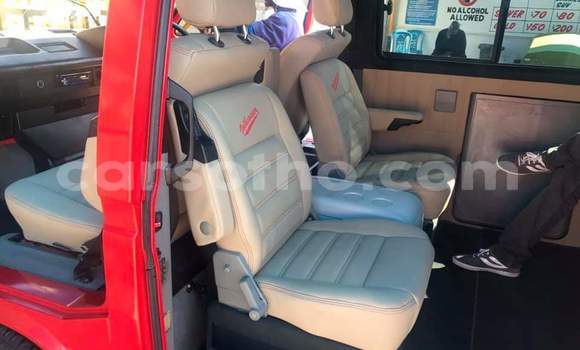 Buy Used Volkswagen Caravelle Red Car in Butha–Buthe in Thaba-Tseka Buy Used Volkswagen Caravelle Red Car in Butha–Buthe in Thaba-Tseka