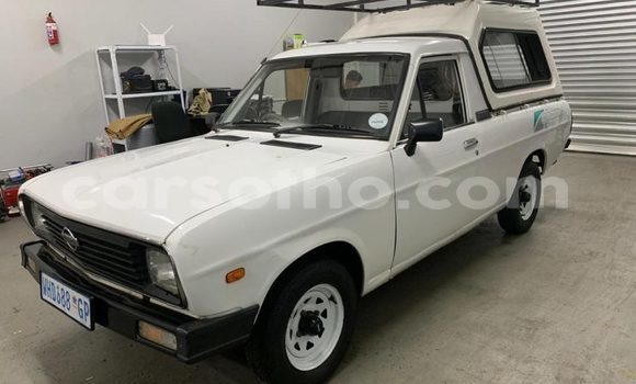 Sayi Na hannu Nissan Pickup White Mota in Maseru a Maseru Sayi Na hannu Nissan Pickup White Mota in Maseru a Maseru