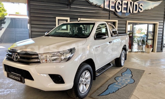 اشتري مستعمل Toyota Hilux White سيارة في Hlotse في Leribe اشتري مستعمل Toyota Hilux White سيارة في Hlotse في Leribe