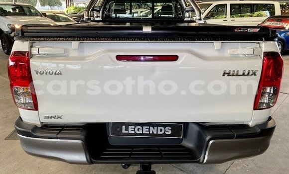 اشتري مستعمل Toyota Hilux White سيارة في Hlotse في Leribe اشتري مستعمل Toyota Hilux White سيارة في Hlotse في Leribe