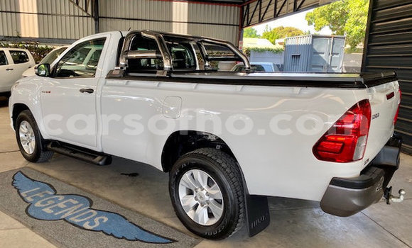 اشتري مستعمل Toyota Hilux White سيارة في Hlotse في Leribe اشتري مستعمل Toyota Hilux White سيارة في Hlotse في Leribe