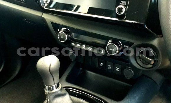 Sayi Na hannu Toyota Hilux White Mota in Butha–Buthe a Thaba-Tseka Sayi Na hannu Toyota Hilux White Mota in Butha–Buthe a Thaba-Tseka