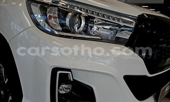 Sayi Na hannu Toyota Hilux White Mota in Butha–Buthe a Thaba-Tseka Sayi Na hannu Toyota Hilux White Mota in Butha–Buthe a Thaba-Tseka