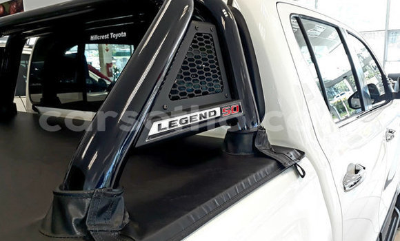 Sayi Na hannu Toyota Hilux White Mota in Butha–Buthe a Thaba-Tseka Sayi Na hannu Toyota Hilux White Mota in Butha–Buthe a Thaba-Tseka