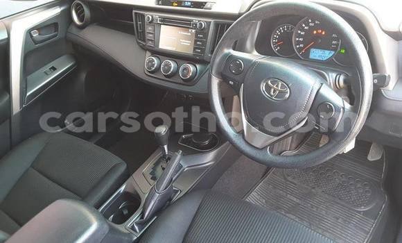 Sayi Na hannu Toyota RAV4 White Mota in Maputsoa a Leribe Sayi Na hannu Toyota RAV4 White Mota in Maputsoa a Leribe