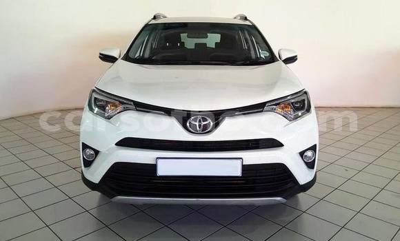 Sayi Na hannu Toyota RAV4 White Mota in Maputsoa a Leribe Sayi Na hannu Toyota RAV4 White Mota in Maputsoa a Leribe