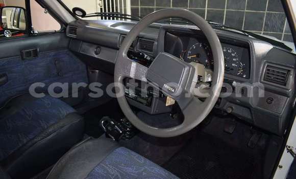 Acheter Occasion Voiture Toyota Hilux Blanc à Maseru, Maseru Acheter Occasion Voiture Toyota Hilux Blanc à Maseru, Maseru