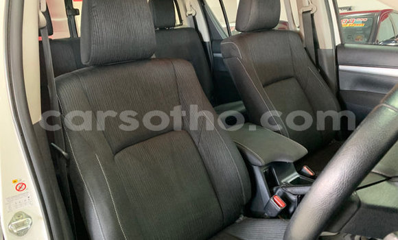 Acheter Occasion Voiture Toyota Hilux Blanc à Maputsoa, Leribe Acheter Occasion Voiture Toyota Hilux Blanc à Maputsoa, Leribe