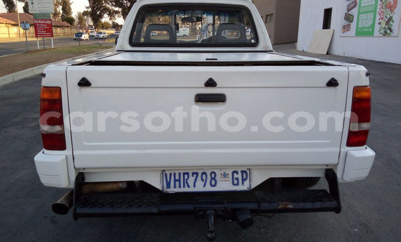 Acheter Occasion Voiture Mazda Familia Blanc à Maseru, Maseru Acheter Occasion Voiture Mazda Familia Blanc à Maseru, Maseru