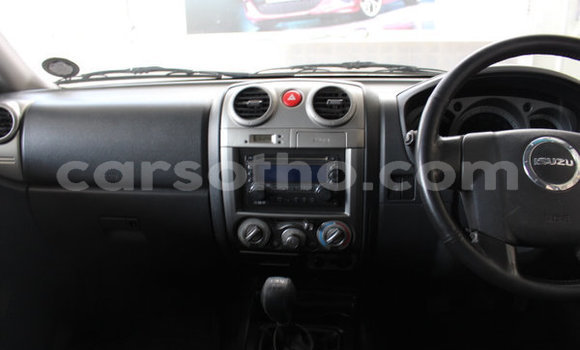 Acheter Occasion Voiture Isuzu KB Blanc à Mafeteng, Mafeteng Acheter Occasion Voiture Isuzu KB Blanc à Mafeteng, Mafeteng