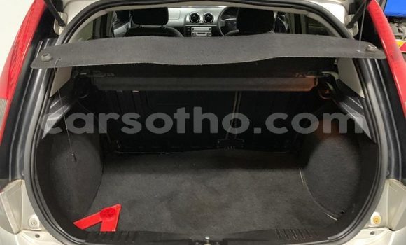 Acheter Occasion Voiture Ford Fiesta Gris à Maseru, Maseru Acheter Occasion Voiture Ford Fiesta Gris à Maseru, Maseru