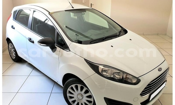 Sayi Na hannu Ford Fiesta White Mota in Hlotse a Leribe Sayi Na hannu Ford Fiesta White Mota in Hlotse a Leribe