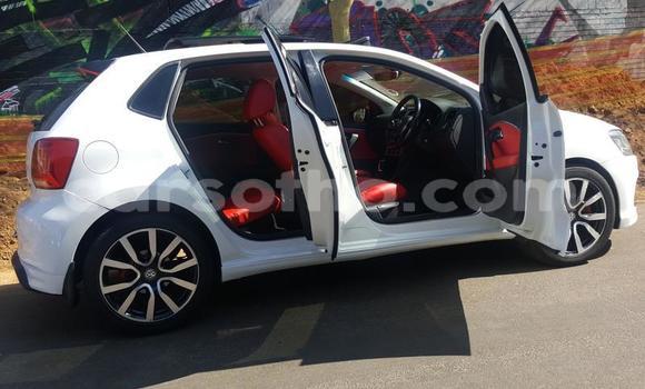 Acheter Occasion Voiture Volkswagen Polo Blanc à Hlotse, Leribe Acheter Occasion Voiture Volkswagen Polo Blanc à Hlotse, Leribe