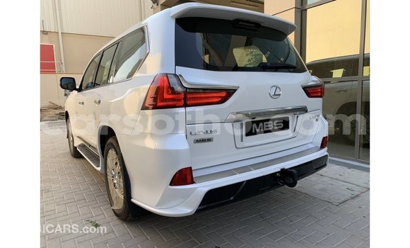 اشتري Imported Lexus LX White سيارة في Import - Dubai في Maseru اشتري Imported Lexus LX White سيارة في Import - Dubai في Maseru