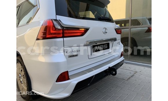 اشتري Imported Lexus LX White سيارة في Import - Dubai في Maseru اشتري Imported Lexus LX White سيارة في Import - Dubai في Maseru