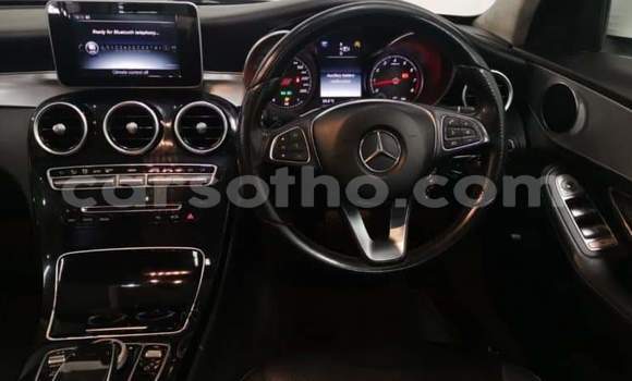 Sayi Na hannu Mercedes-Benz 200 White Mota in Maseru a Maseru Sayi Na hannu Mercedes-Benz 200 White Mota in Maseru a Maseru