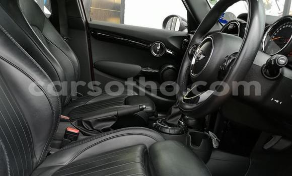 اشتري مستعمل Mini Cooper Red سيارة في Roma في Maseru اشتري مستعمل Mini Cooper Red سيارة في Roma في Maseru