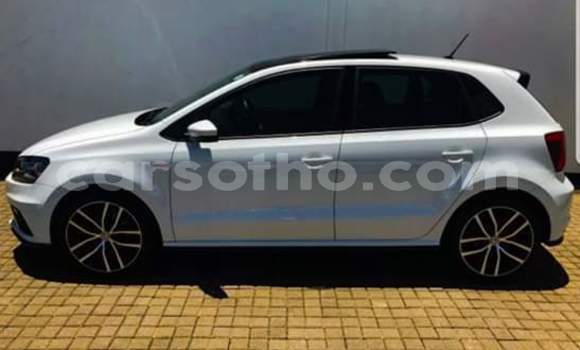 Sayi Na hannu Volkswagen Polo White Mota in Maseru a Maseru Sayi Na hannu Volkswagen Polo White Mota in Maseru a Maseru
