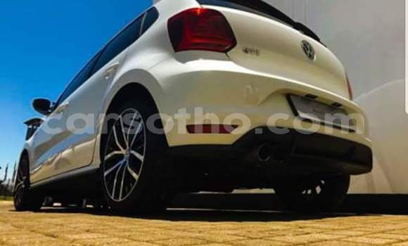 Sayi Na hannu Volkswagen Polo White Mota in Maseru a Maseru Sayi Na hannu Volkswagen Polo White Mota in Maseru a Maseru