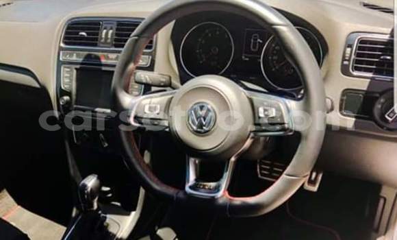 Sayi Na hannu Volkswagen Polo White Mota in Maseru a Maseru Sayi Na hannu Volkswagen Polo White Mota in Maseru a Maseru