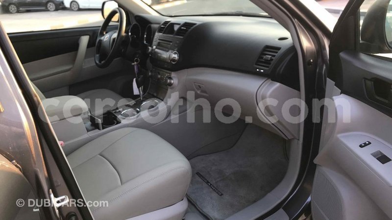 Big with watermark toyota highlander maseru import dubai 12663