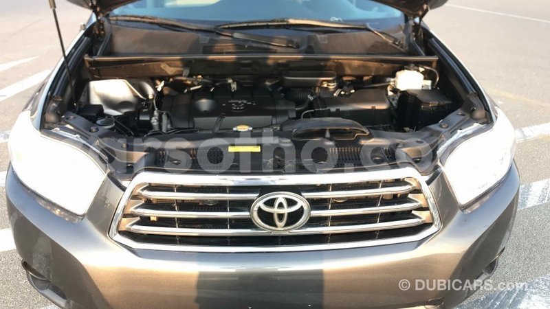 Big with watermark toyota highlander maseru import dubai 12663