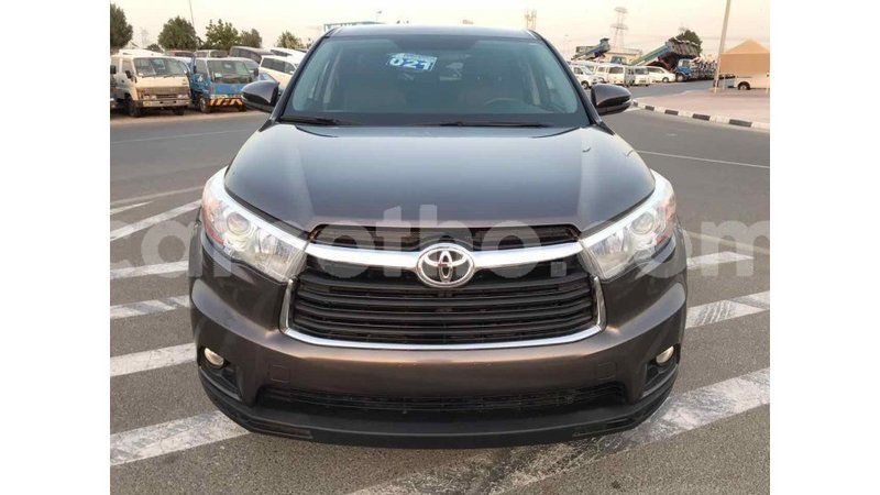 Big with watermark toyota highlander maseru import dubai 12665