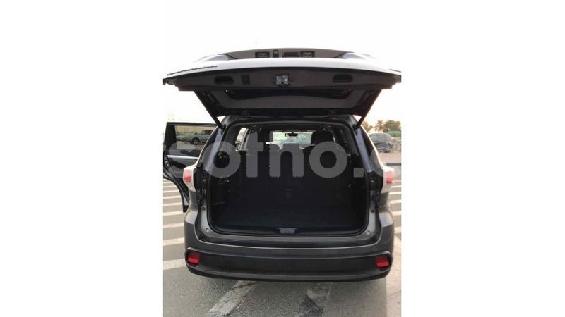 Big with watermark toyota highlander maseru import dubai 12665