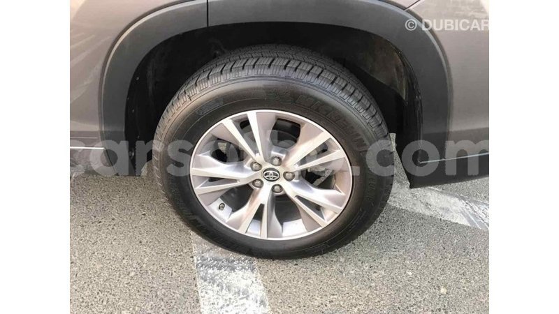 Big with watermark toyota highlander maseru import dubai 12665