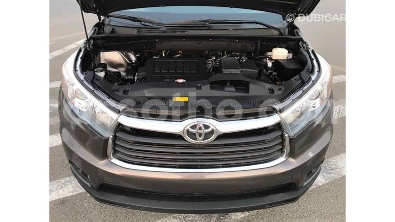 Big with watermark toyota highlander maseru import dubai 12665