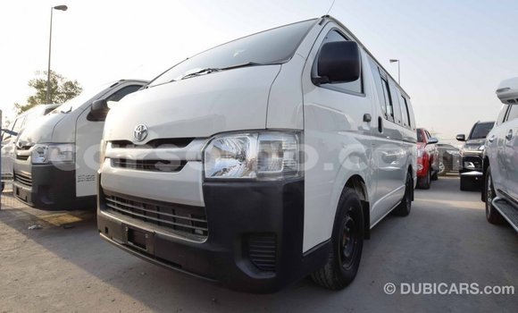 Sayi Imported Toyota Hiace White Mota in Import - Dubai a Maseru Sayi Imported Toyota Hiace White Mota in Import - Dubai a Maseru