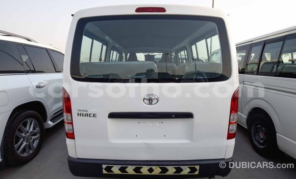 Sayi Imported Toyota Hiace White Mota in Import - Dubai a Maseru Sayi Imported Toyota Hiace White Mota in Import - Dubai a Maseru