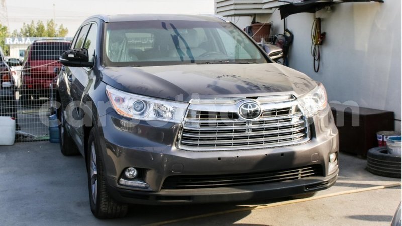 Big with watermark toyota highlander maseru import dubai 12688