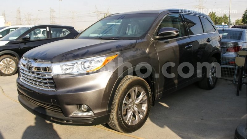 Big with watermark toyota highlander maseru import dubai 12688