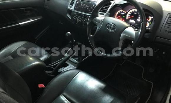 Buy Used Toyota Hilux White Car in Mafeteng in Mafeteng Buy Used Toyota Hilux White Car in Mafeteng in Mafeteng