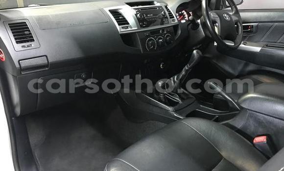 Buy Used Toyota Hilux White Car in Mafeteng in Mafeteng Buy Used Toyota Hilux White Car in Mafeteng in Mafeteng