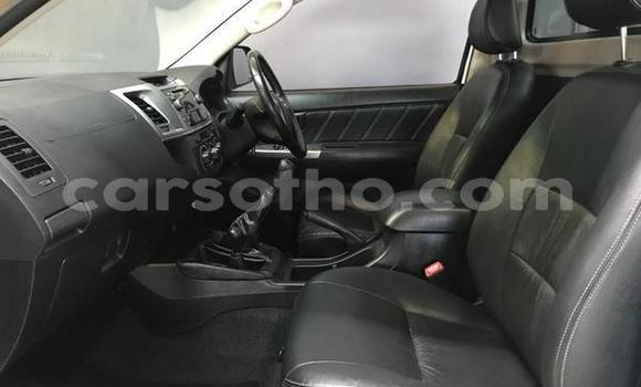 Buy Used Toyota Hilux White Car in Mafeteng in Mafeteng Buy Used Toyota Hilux White Car in Mafeteng in Mafeteng