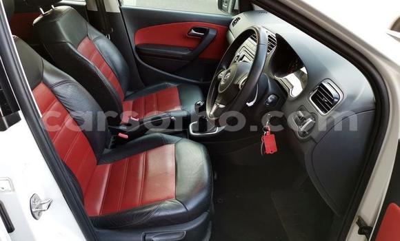 Sayi Na hannu Volkswagen Polo White Mota in Maseru a Maseru Sayi Na hannu Volkswagen Polo White Mota in Maseru a Maseru