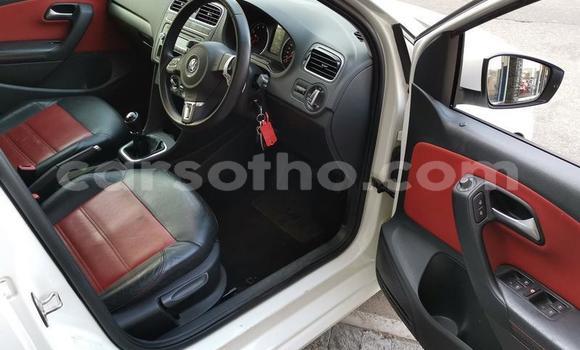 Sayi Na hannu Volkswagen Polo White Mota in Maseru a Maseru Sayi Na hannu Volkswagen Polo White Mota in Maseru a Maseru