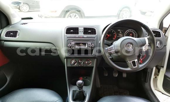 Sayi Na hannu Volkswagen Polo White Mota in Maseru a Maseru Sayi Na hannu Volkswagen Polo White Mota in Maseru a Maseru