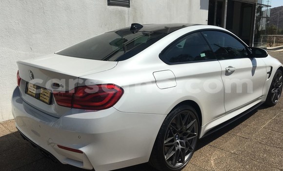 Acheter Occasion Voiture BMW M4 Blanc à Maseru, Maseru Acheter Occasion Voiture BMW M4 Blanc à Maseru, Maseru