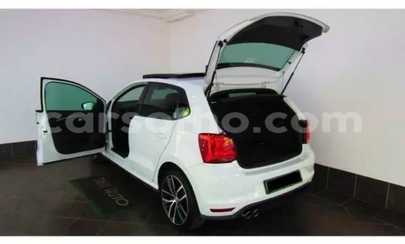 Acheter Occasion Voiture Volkswagen Polo Blanc à Hlotse, Leribe Acheter Occasion Voiture Volkswagen Polo Blanc à Hlotse, Leribe