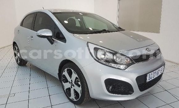 Sayi Na hannu Kia Rio White Mota in Peka a Leribe Sayi Na hannu Kia Rio White Mota in Peka a Leribe