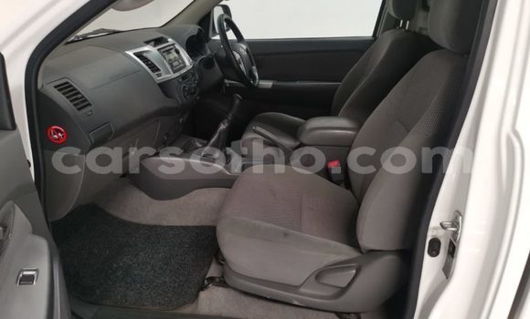 Acheter Occasion Voiture Toyota Hilux Blanc à Maseru, Maseru Acheter Occasion Voiture Toyota Hilux Blanc à Maseru, Maseru