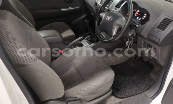 Acheter Occasion Voiture Toyota Hilux Blanc à Maseru, Maseru Acheter Occasion Voiture Toyota Hilux Blanc à Maseru, Maseru