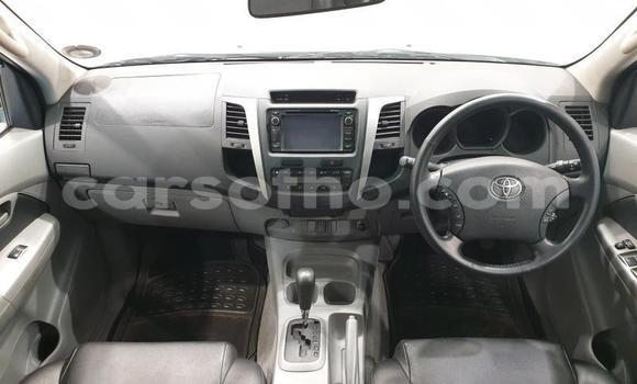 Sayi Na hannu Toyota Hilux White Mota in Roma a Maseru Sayi Na hannu Toyota Hilux White Mota in Roma a Maseru