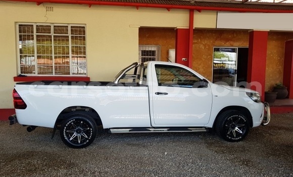 Buy Used Toyota Hilux White Car in Maseru in Maseru Buy Used Toyota Hilux White Car in Maseru in Maseru